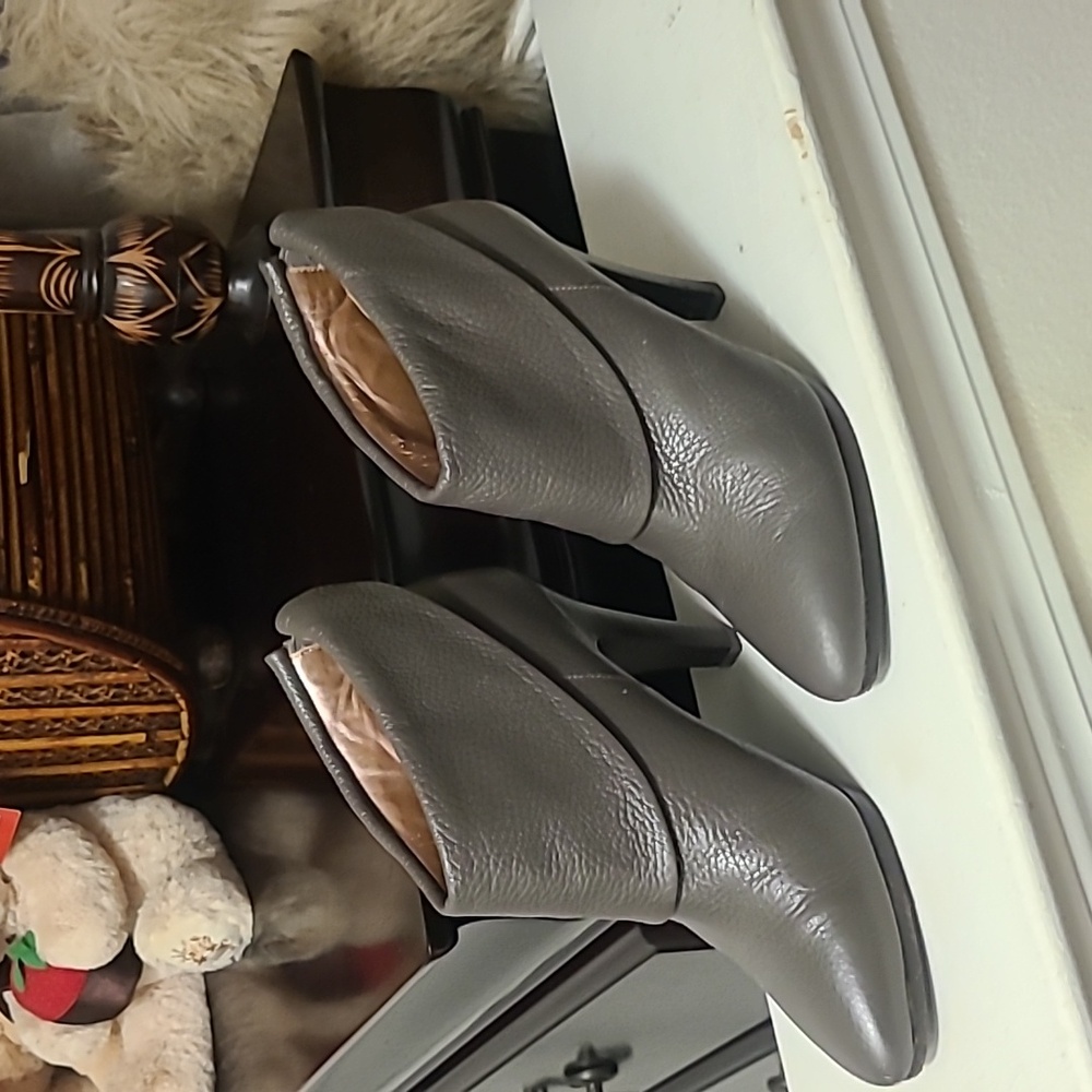 Leather Ankle boots